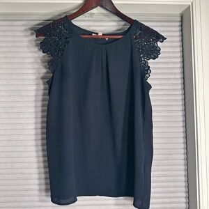 Navy lace shoulder sleeveless blouse G-20
